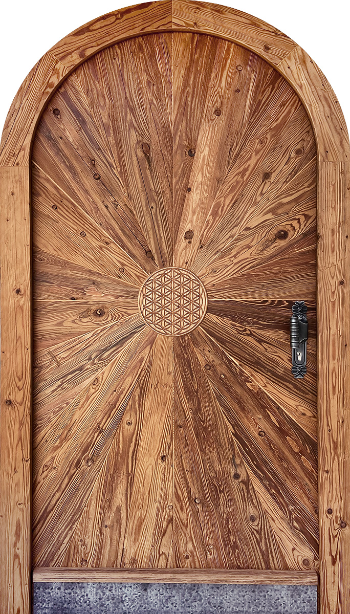 Altholz-Haustür Nr. 5 „Bogentür“ - Fichte (gehackte Oberfläche) - exklusive und moderne Altholztüren, Zargen und Zubehör von Tirolia Altholz